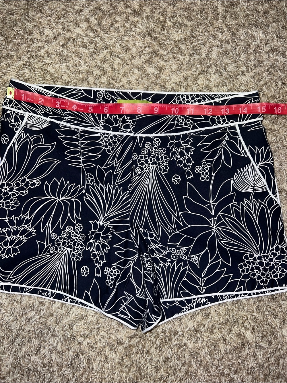 EUC! Luxury Elizabeth McKay Navy Resort Floral Print Shorts - Size 2 - Picture 2 of 11